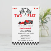 Twee snelle raceauto's tweede verjaardag kaart (Staand voorkant)