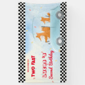 Twee snelle Red Fox Race Car 2e HBD Party Spandoek (Verticaal)