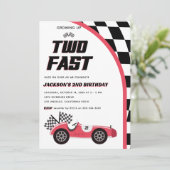 Twee snelle Red Race auto Verjaardagsfeestuitnodig Kaart (Staand voorkant)