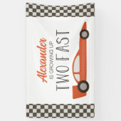 Twee snelle rode raceauto 2e verjaardagsbanner spandoek (Verticaal)