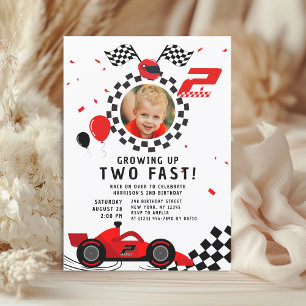 Twee snelle rode raceauto 2e verjaardagsfoto kaart