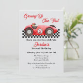 Twee snelle rode raceauto's 2e verjaardag kaart (Staand voorkant)