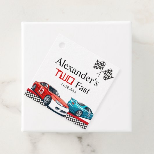 Twee snelle rode raceauto's bedankjes labels (In situ)