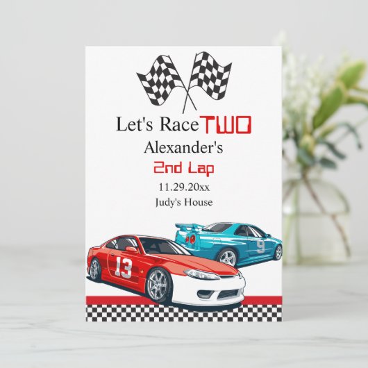 Twee snelle rode raceauto's redden de datum save the date (Staand voorkant)