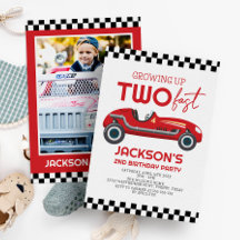 Twee snelle rode ritten opgroeien 2e verjaardag