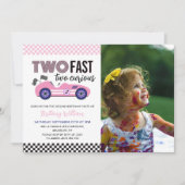 Twee snelle roze race auto meisje tweede verjaarda kaart (Voorkant)