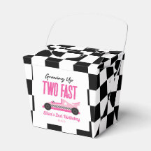 Twee snelle roze ritten tweede verjaardag