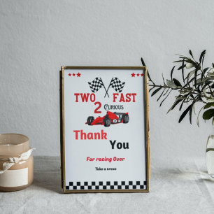 Twee snelle twee nieuwsgierige race autofeesten gu poster