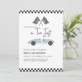 Twee snelle verjaardagsuitnodiging, raceauto kaart (Staand voorkant)