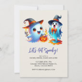 Twee speelse geesten gekleed in heks pet Halloween Kaart (Voorkant)