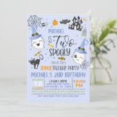 Twee Spooky Birthday Uitnodiging - Blauw (Staand voorkant)