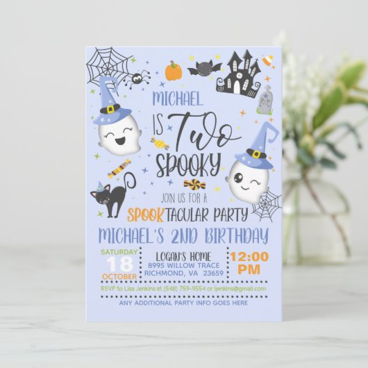 Twee Spooky Birthday Uitnodiging - Blauw (Staand voorkant)