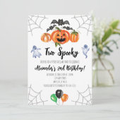 Twee Spooky Halloween 2e verjaardag Uitnodiging (Staand voorkant)