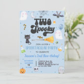 Twee Spooky Halloween jongen 2e verjaardag uitnodi Kaart (Staand voorkant)