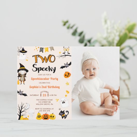 Twee Spooky Leuke Halloween 2e Verjaardag Foto Kaart (Staand voorkant)