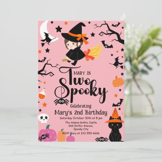 Twee Spooky Pink Witchy Halloween Verjaardagsfeest Kaart (Staand voorkant)