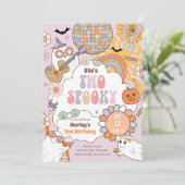 Twee spooky retro halloween meisje tweede verjaard kaart (Staand voorkant)