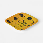 Twee Spooky Verjaardag Halloween Pumpkins & Bats Papieren Bordje (Gebogen)