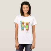 Twee Surfer Monkeys Cute Cartoon Illustratie T-shirt (Voorkant volledig)