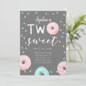 Twee Sweet Donut Theme Verjaardagsfeestje Kaart (Staand voorkant)