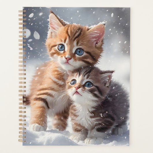 Twee Tabby Kittens Spelen in Sneeuwwinter Planner (Voorkant)