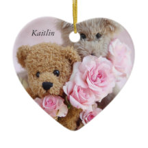 twee teddyberen houden roos hart ornament vast