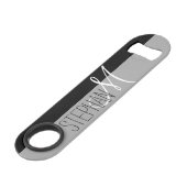 Twee Tone Huwelijk Herdenkingsmonogram Speed Flessenopener (Voorkant Gekanteld)