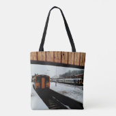 Twee treinen op het station tote bag (Achterkant)