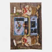 Twee Tsjetsjenen en decoratieve Stove Kitchen Towe Theedoek (Verticaal)