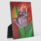 Twee tulpen tegen rode achtergrond fotoplaat (Zijkant)