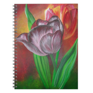 Twee tulpen tegen rode achtergrond notitieboek