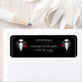 Twee Tuxedos met Red Rose Bruiloft Retouradres Etiket (Insitu)