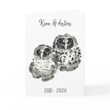 Twee uilkuikens vatten inktschilderij op