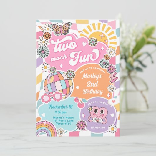 Twee veel leuke groovy retro preppy varsity verjaa kaart (Staand voorkant)