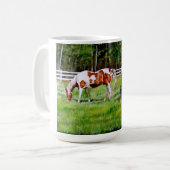 Twee verfpaarden grazen koffiemok (Voorkant links)
