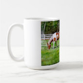 Twee verfpaarden grazen koffiemok (Links)