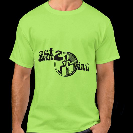 Twee vinylfunkjes met groen zwart t-shirt omlaag