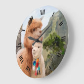 Twee vloeiende alpiaca's op de achtergrond van het grote klok (Hoek)