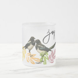 "Twee voor vreugde" Twee eksters met bloemenaccent Matglas Koffiemok
