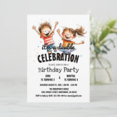 Twee vrolijke Kinder dubbele verjaardagsfeestje Kaart (Staand voorkant)