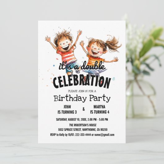Twee vrolijke Kinder dubbele verjaardagsfeestje Kaart (Staand voorkant)