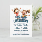 Twee vrolijke Kinder dubbele verjaardagsfeestje Kaart (Staand voorkant)