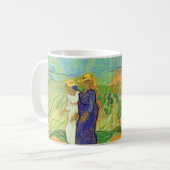 Twee vrouwen die de velden oversteken door Vincent Koffiemok (Voorkant links)