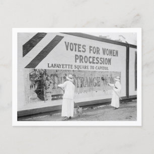 Twee vrouwen die in 1914 een Poster voorbereiden Briefkaart