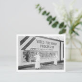 Twee vrouwen die in 1914 een Poster voorbereiden Briefkaart (Staand voorkant)