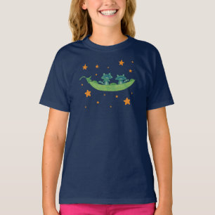 Twee wasberen in een erwtenpeul Whimsical Folk A T-shirt