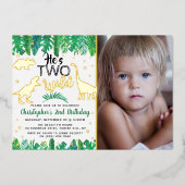 Twee Wild Dinosaur Boys 2e verjaardag foto Echte Folie Uitnodiging (Voorkant)