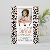 Twee Wild Leopard Spot Foto Kinder 2e verjaardag Folie Uitnodiging (Staand Voorkant)