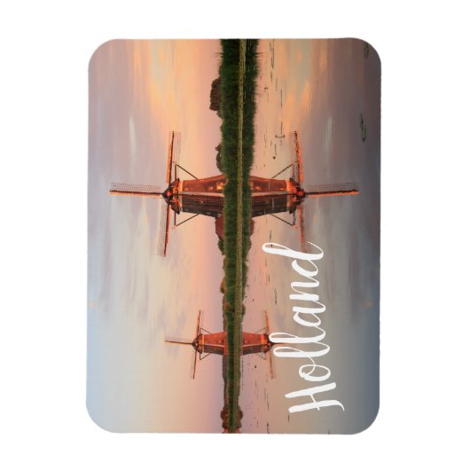 Twee windmolens met reflectie bij zonsondergang magneet (Verticaal)