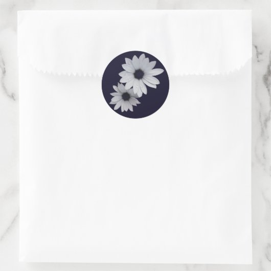 twee witte bloemen ronde sticker (Tas)